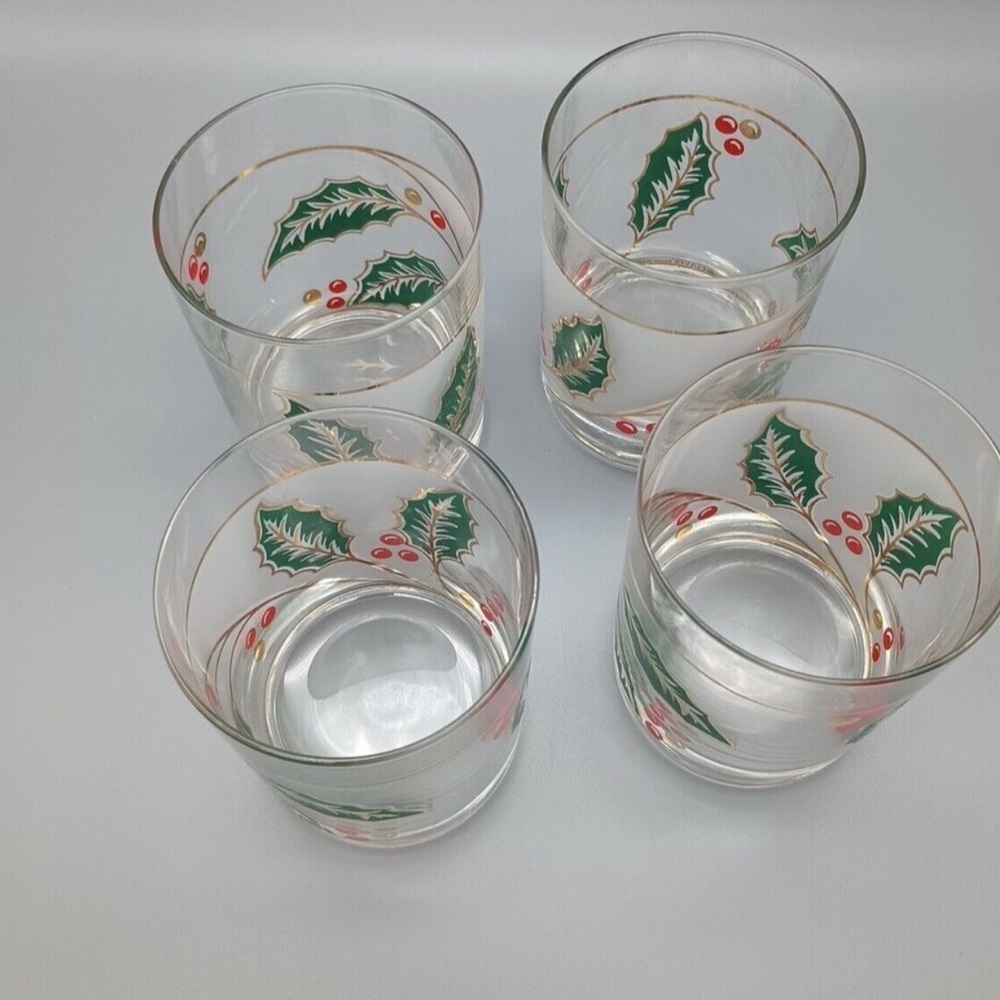 Vintage Culver Holly Leaves NIB set of 4  Holly & Berries with Gold glasses NWT